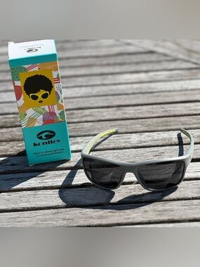 Konlley Matte Gray Sunglasses with Black Lenses and Yellow Temple Accents